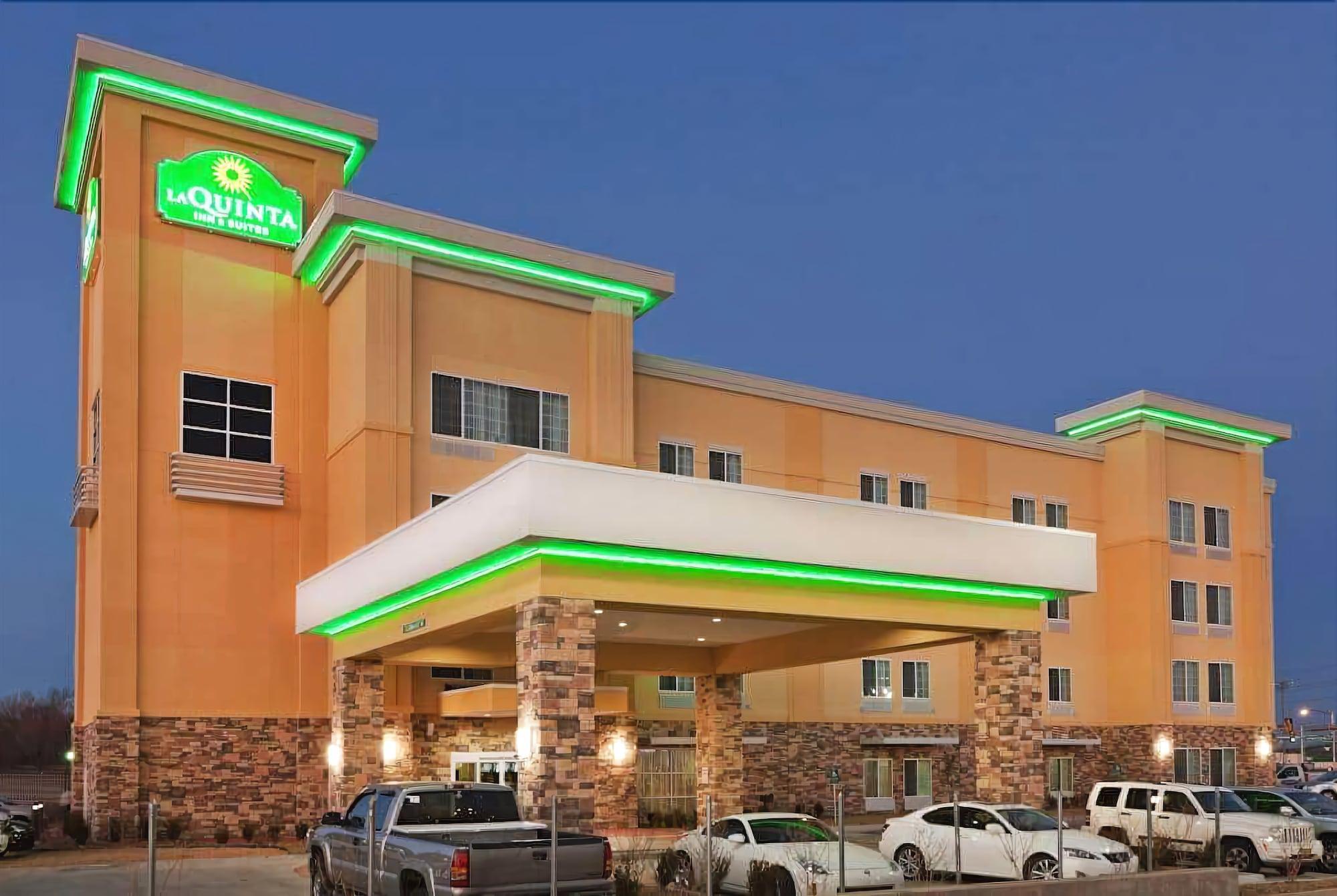 La Quinta By Wyndham Tulsa - Catoosa Hotel Exterior photo